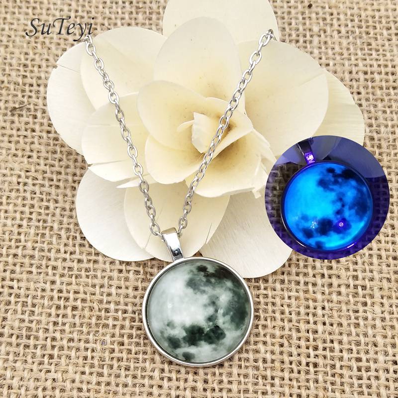 Premium Glowing-in-the-Dark Moon Necklace